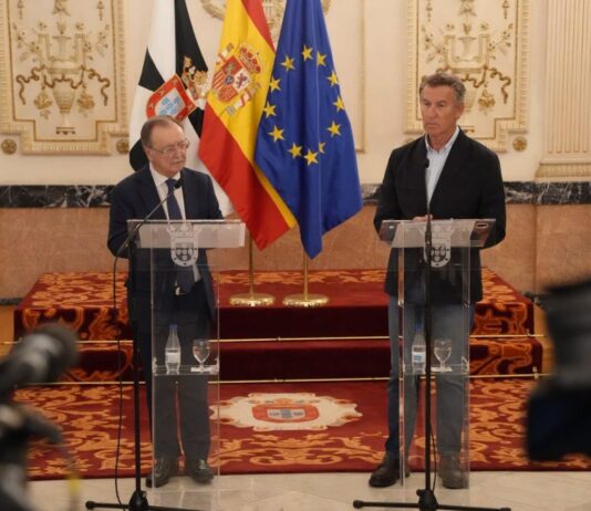 El PP exige la devolución inmediata de todos los migrantes ilegales llegados a Ceuta y tilda la situación de “invasión”, mientras Pedro Sánchez sigue de vacaciones