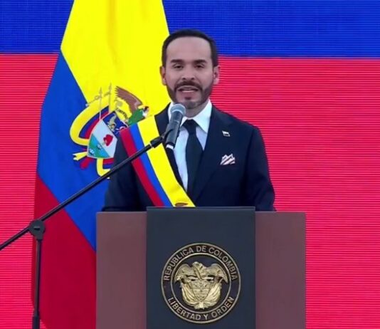 Abelardo de la Espriella asumió la presidencia de Colombia: “Ha comenzado el tiempo de la recuperación del orden, la autoridad y la libertad”