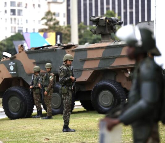 Brasil: El Tribunal Superior Electoral aprueba el envío de Fuerzas Armadas para reforzar la seguridad de los comicios en cinco estados