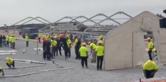 Gobierno de Sánchez impone en el puerto de Ceuta un campamento de atención de los migrantes ilegales ante el rechazo de los ciudadanos