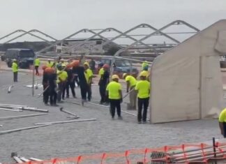 Gobierno de Sánchez impone en el puerto de Ceuta un campamento de atención de los migrantes ilegales ante el rechazo de los ciudadanos