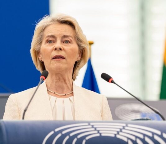 El Parlamento Europeo responsabiliza al Gobierno español por la crisis migratoria de Ceuta y advierte con sanciones a Marruecos