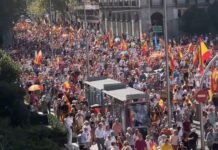 Decenas de miles de personas se manifiestan en Madrid en apoyo a Ceuta y en contra de Pedro Sánchez: “¡Es un delincuente!” denunciaron