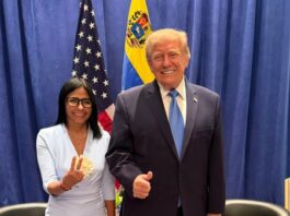 De vociferar contra el «imperio» a arrodillarse ante Trump: La capitulación sin disimulo de Delcy Rodríguez mientras bloquea el regreso de María Corina Machado