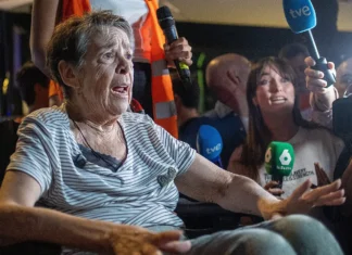 El desahucio que indigna a Madrid: Maricarmen, 87 años, silla de ruedas y 70 años pagando su alquiler