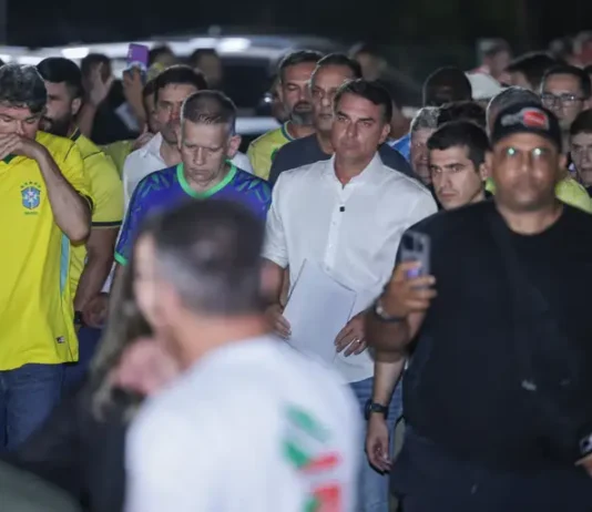 Flávio Bolsonaro llegó a EE. UU. le darán visados a él y su familia, mientras en Brasil Lula tiene dos conceptos diferentes sobre fugas