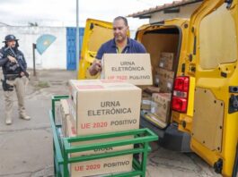 Casi 160 millones de brasileños votan este domingo para elegir presidente y parlamentarios en reñida contienda electoral
