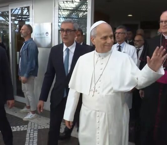 El cirujano del Papa León IV: “No hay motivos clínicos para no realizar el viaje a Sudamérica”