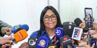 Tras negarle varias veces la entrada, María Corina Machado volvió a Venezuela mientras Delcy Rodríguez califica su retorno de «show» (Video)